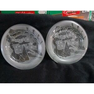 2 VTG 7" THE NIGHT BEFORE CHRISTMAS FROSTED PLATE ( CELEBRATION ) EUC SANTA
